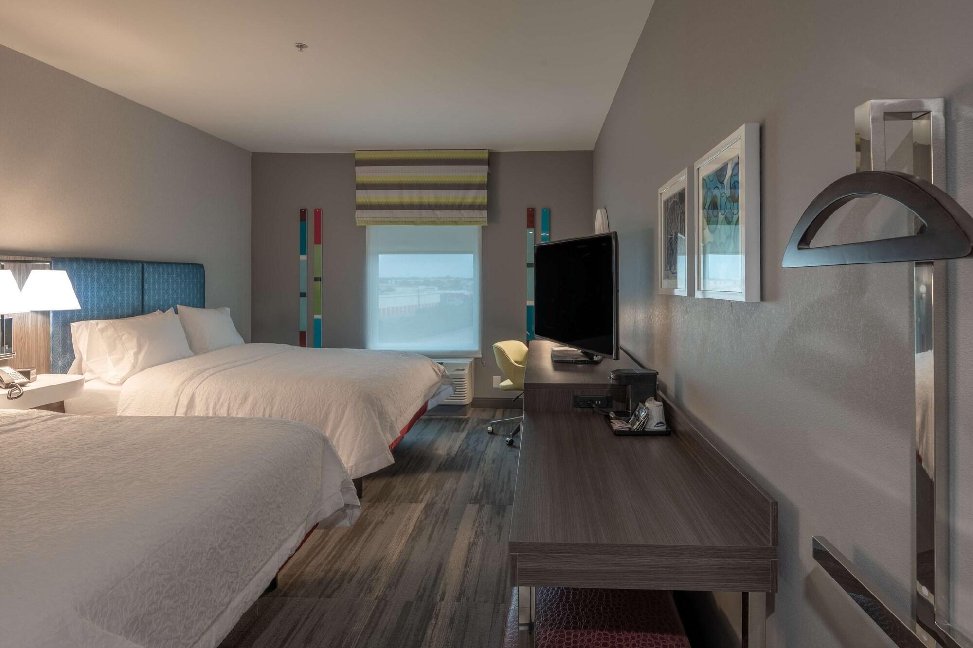 Hampton Inn & Suites Dallas/Plano Central Dış mekan fotoğraf